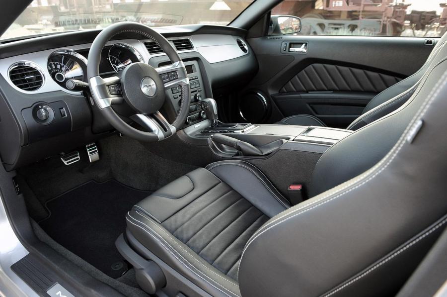  Ford Mustang V6 2012 года  (фото 91 из 133)